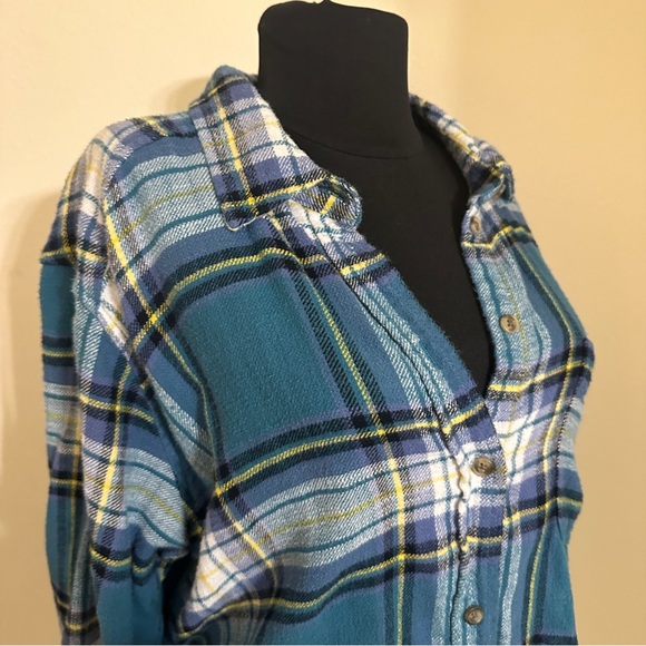 *up to 50% off bundles* American Eagle Boyfriend Shirt Plaid - Picture 3 of 4